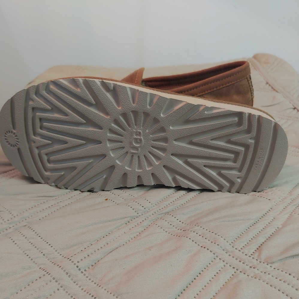 UGG Dex - Picture 2 of 4